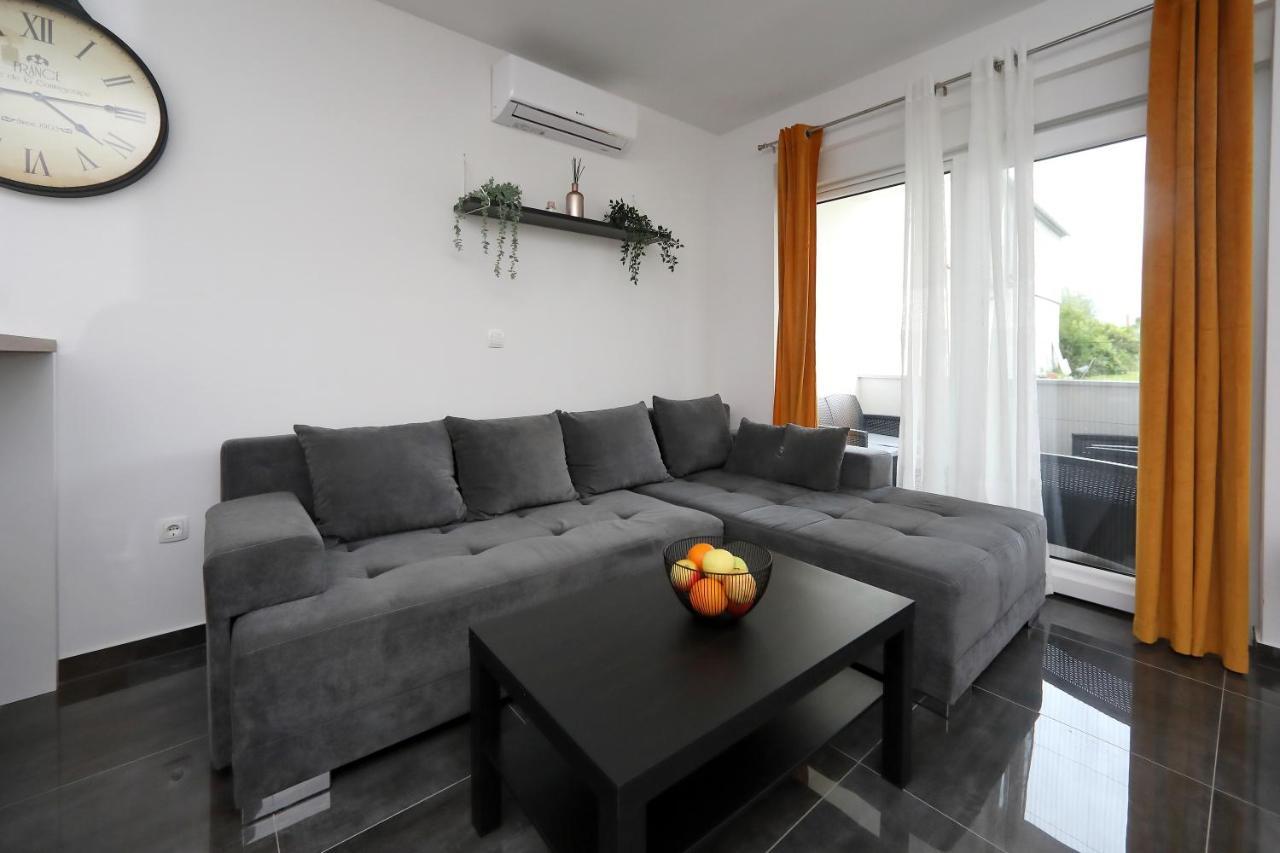 Apartman Kero Bibinje Luaran gambar