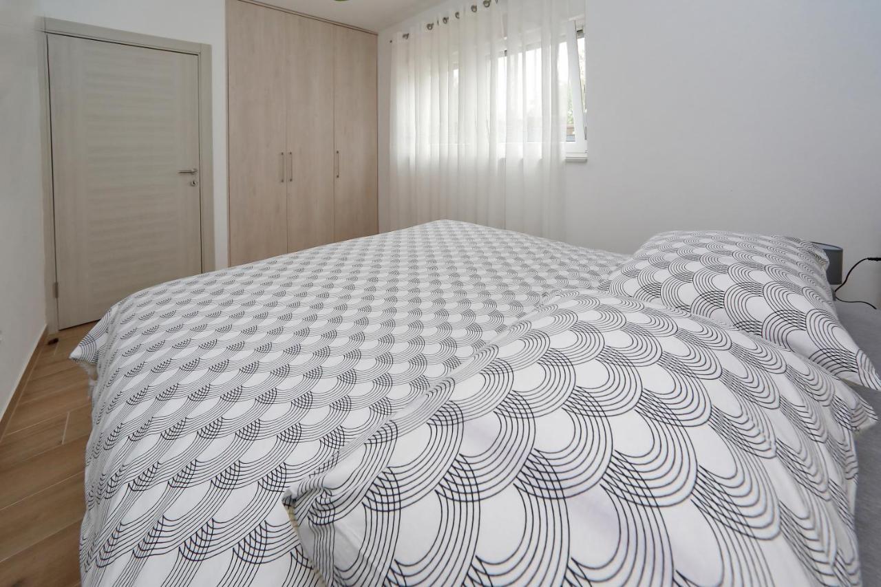Apartman Kero Bibinje Luaran gambar
