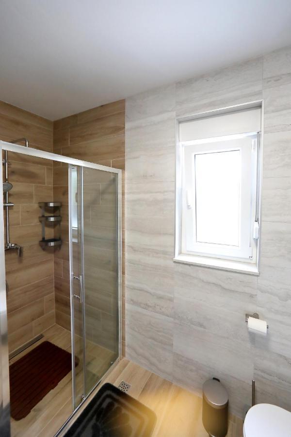 Apartman Kero Bibinje Luaran gambar