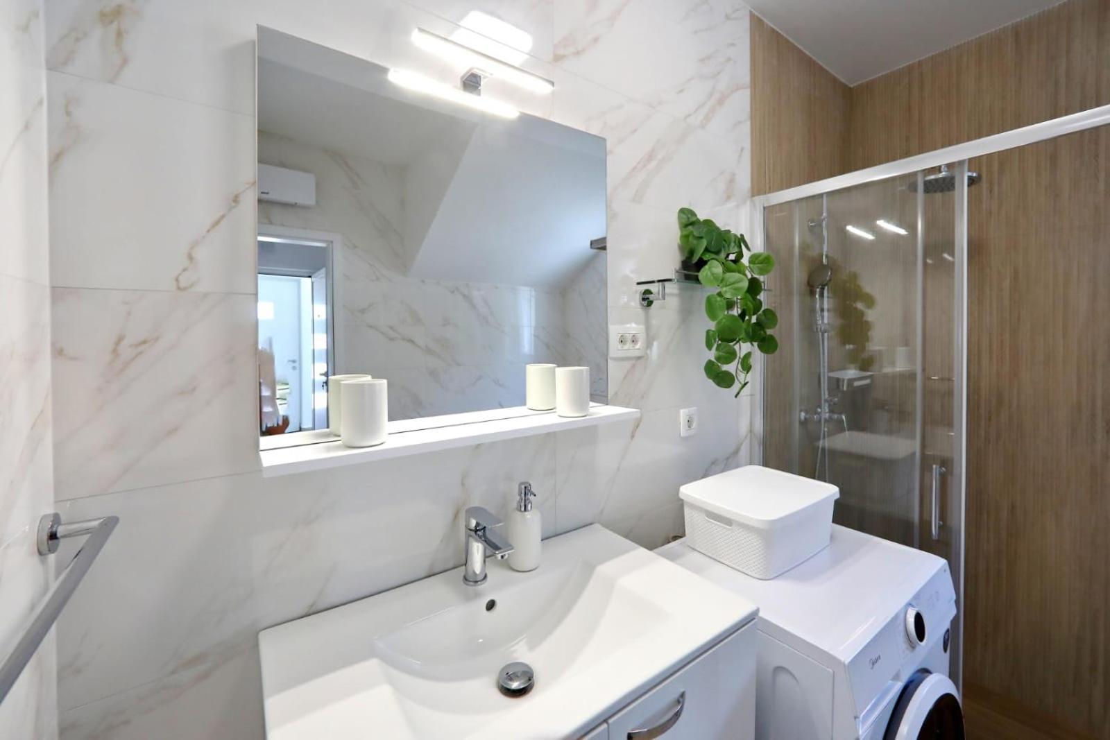 Apartman Kero Bibinje Luaran gambar