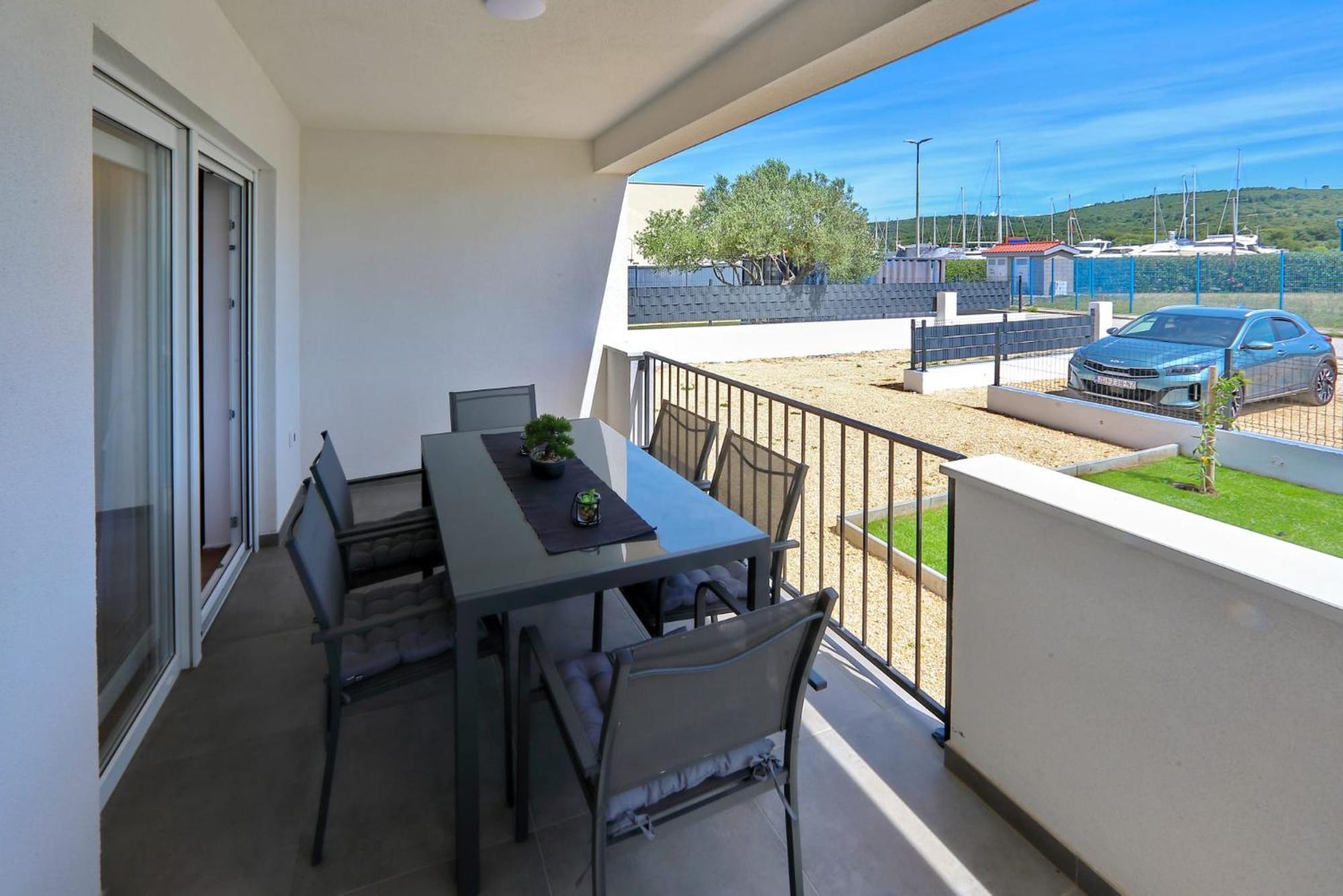 Apartman Kero Bibinje Luaran gambar